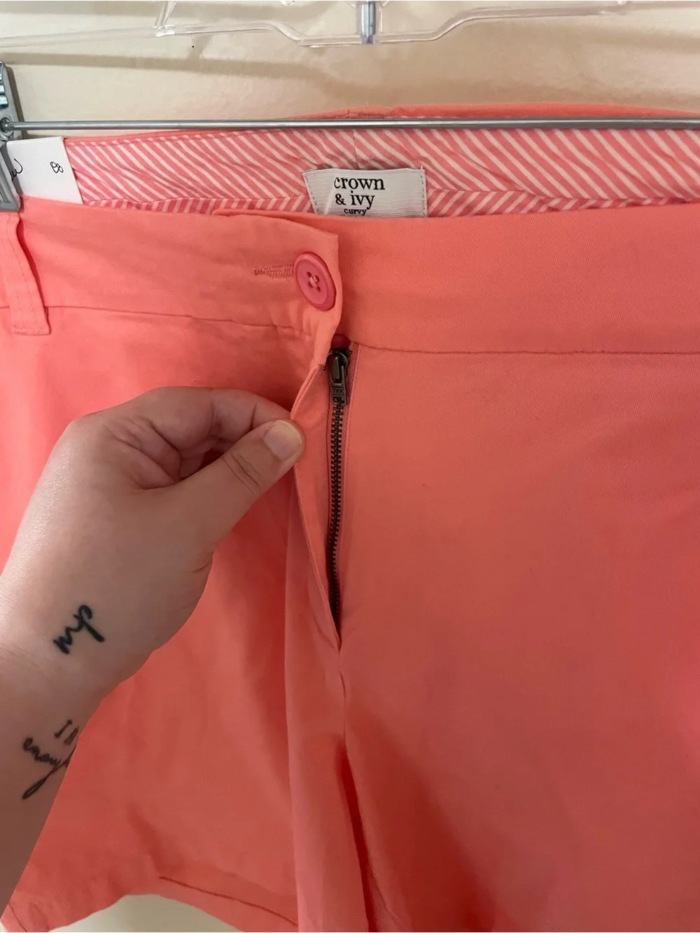 ✨NWT Crown & Ivy Shorts Size 16W - Picture 4 of 10